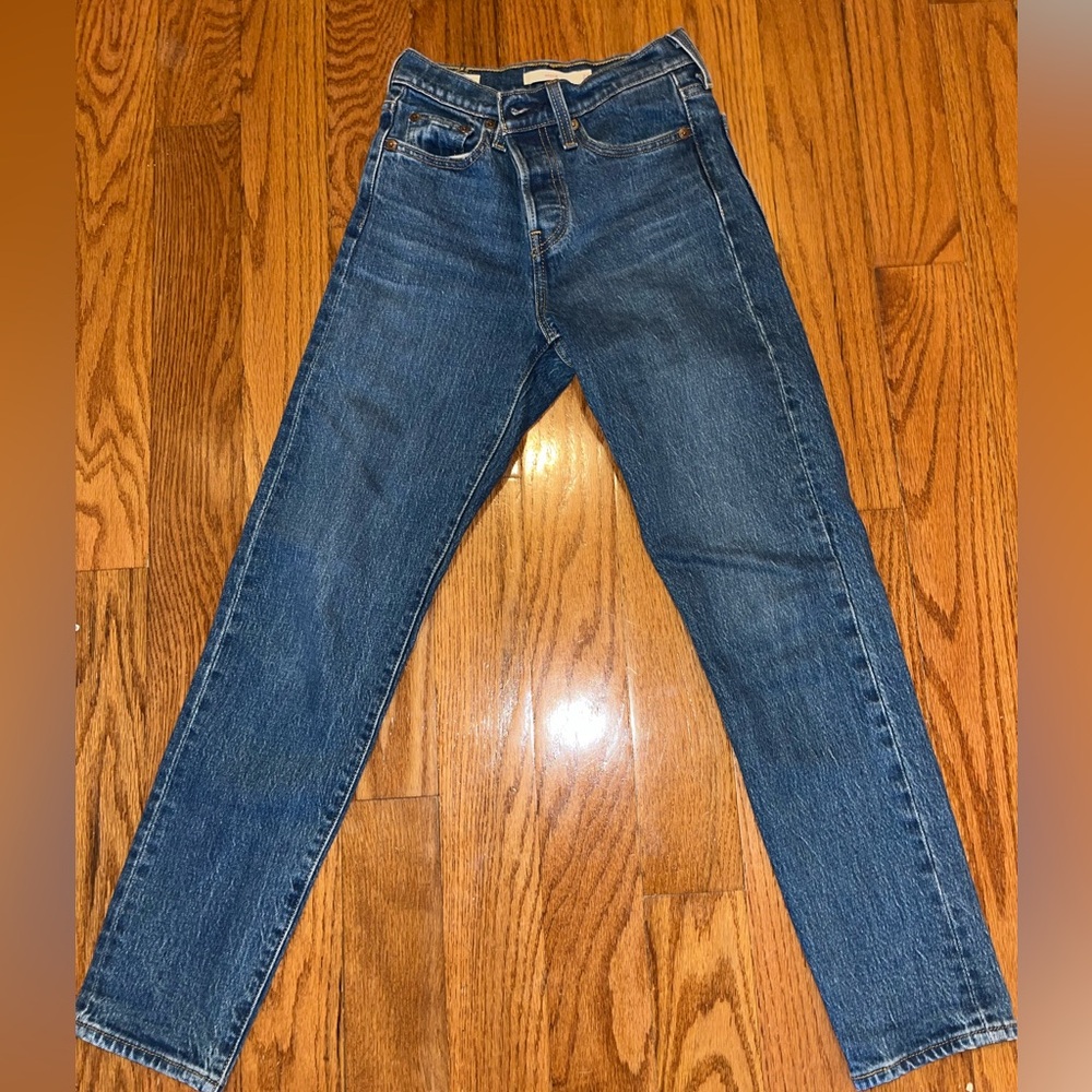Wedgie style Levi’s dark wash